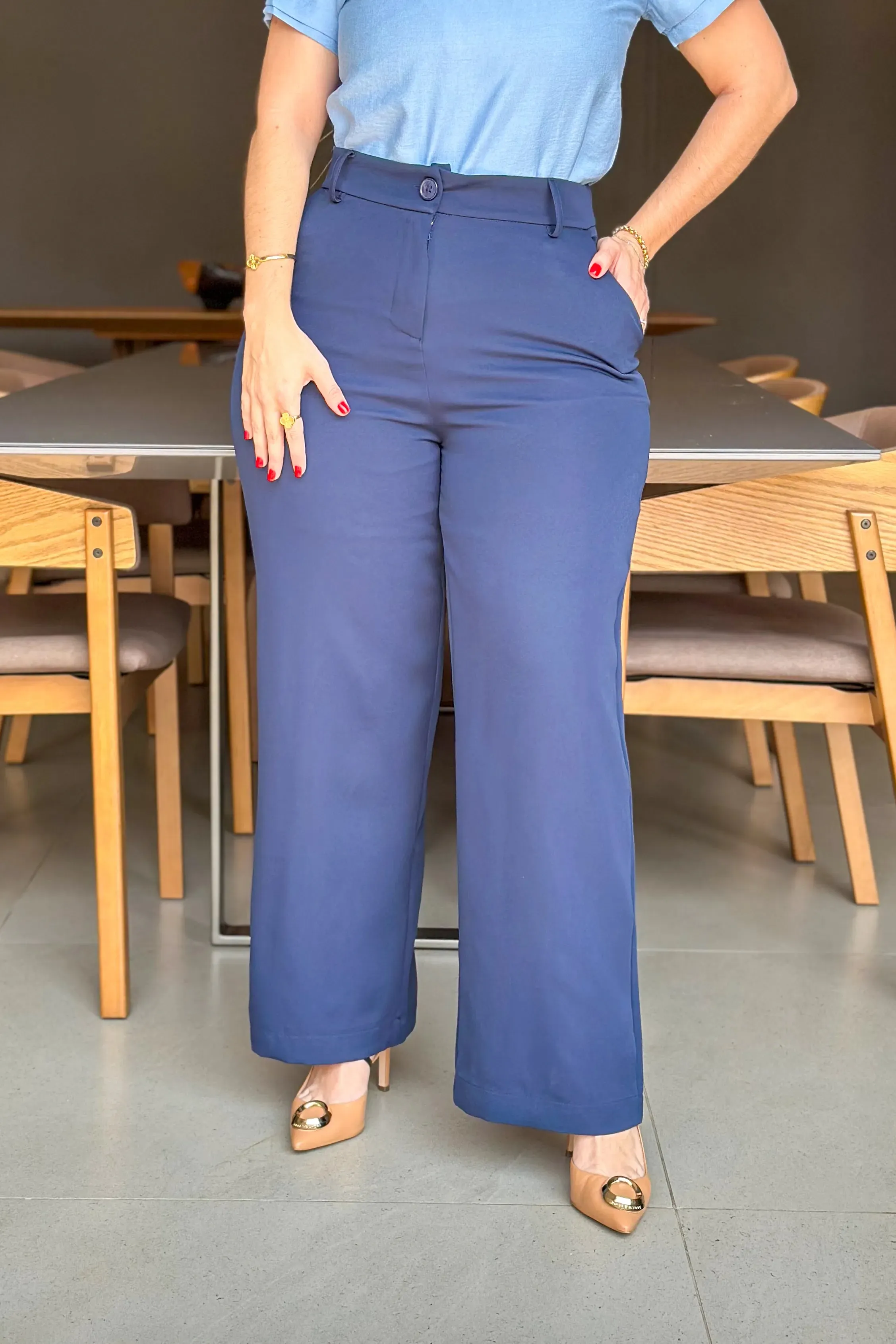 Calça Pantalona Corte Reto Maitê Azul Marinho