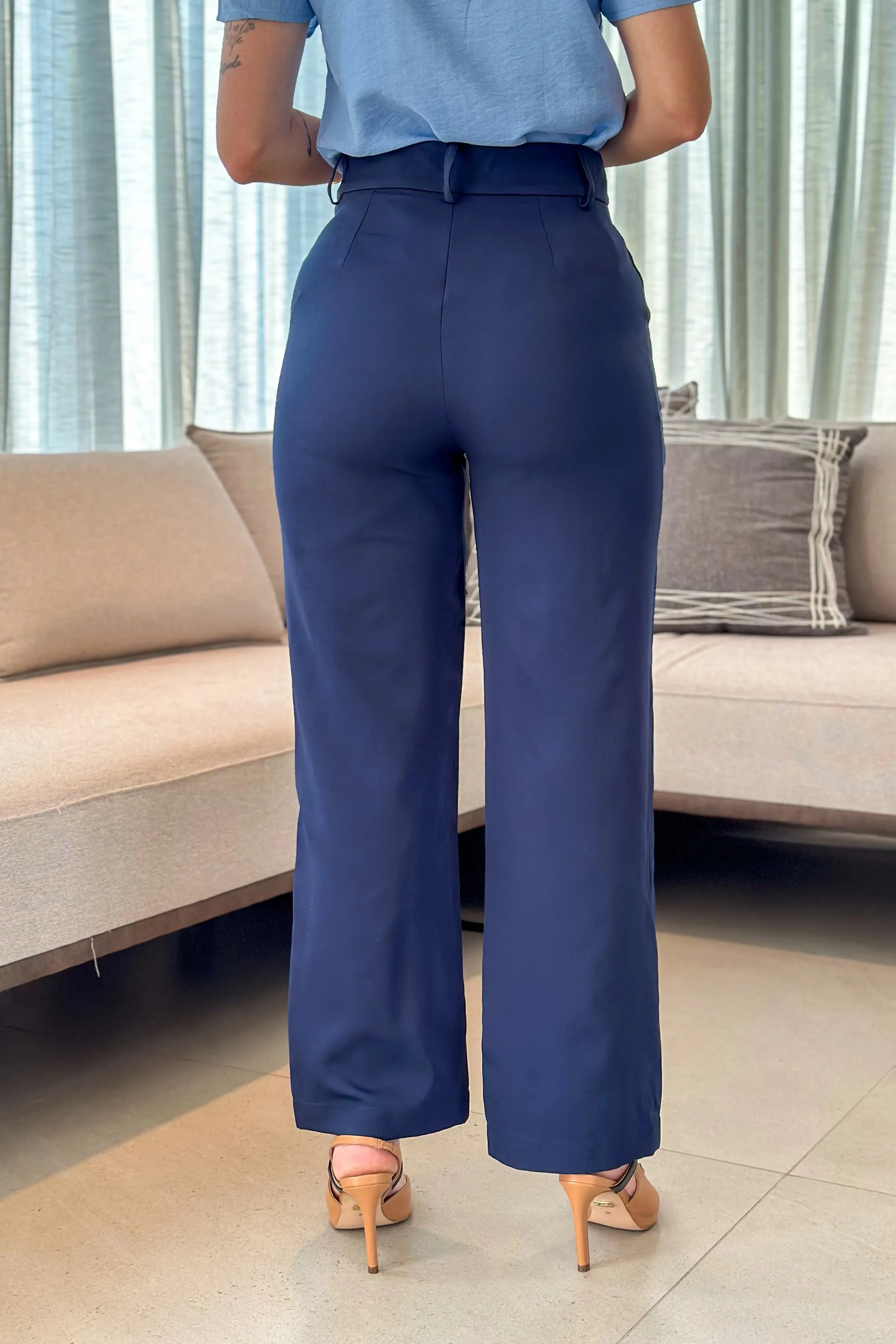 Calça Pantalona Corte Reto Maitê Azul Marinho