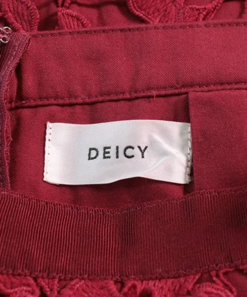 deicy Knee length skirts
