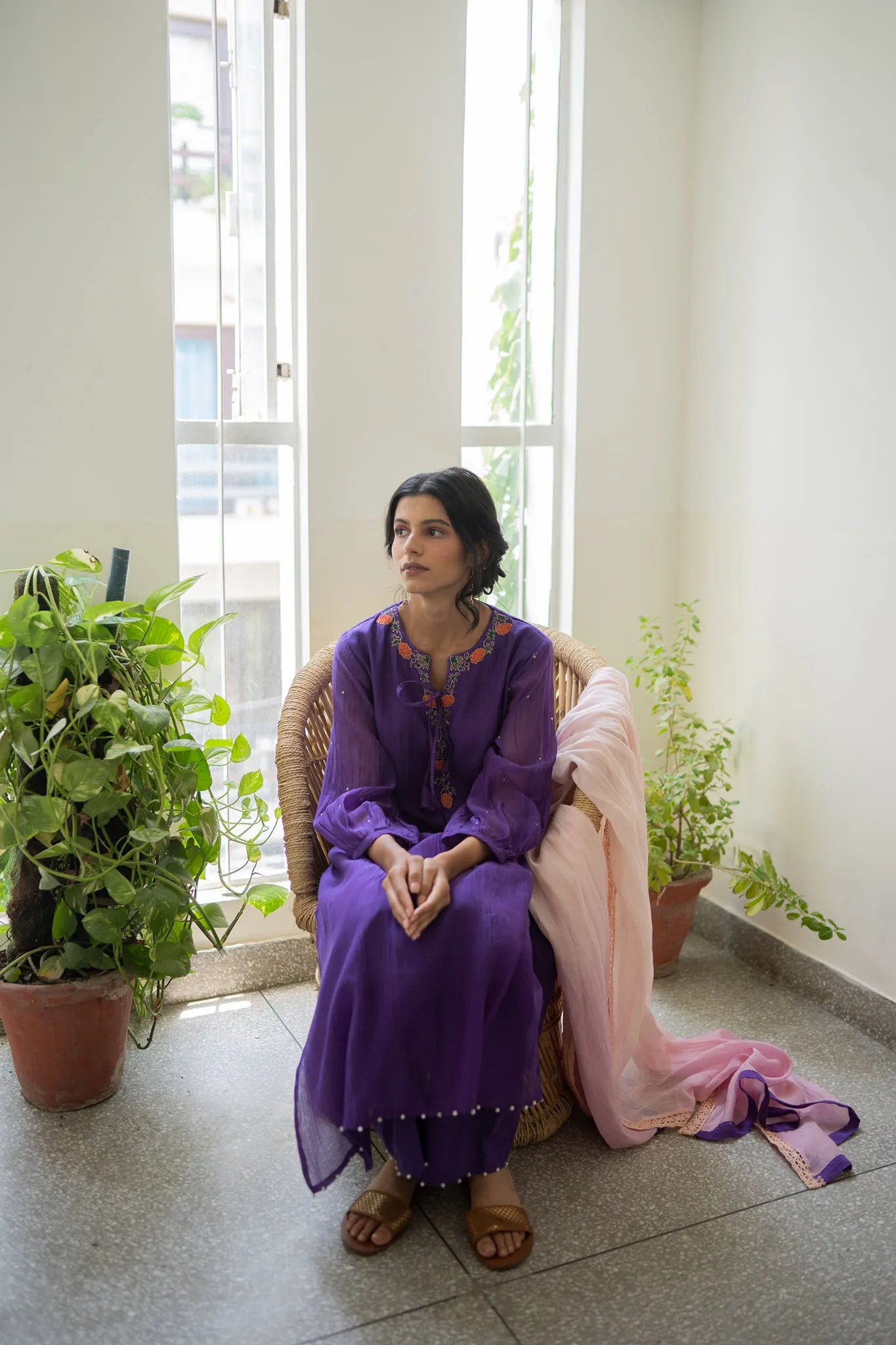 FEATURING HANDWOVEN CHANDERI KURTA WITH RESHAM & DABKA