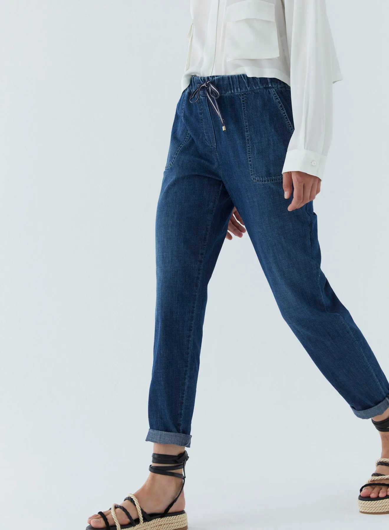JOGGERS IN DENIM