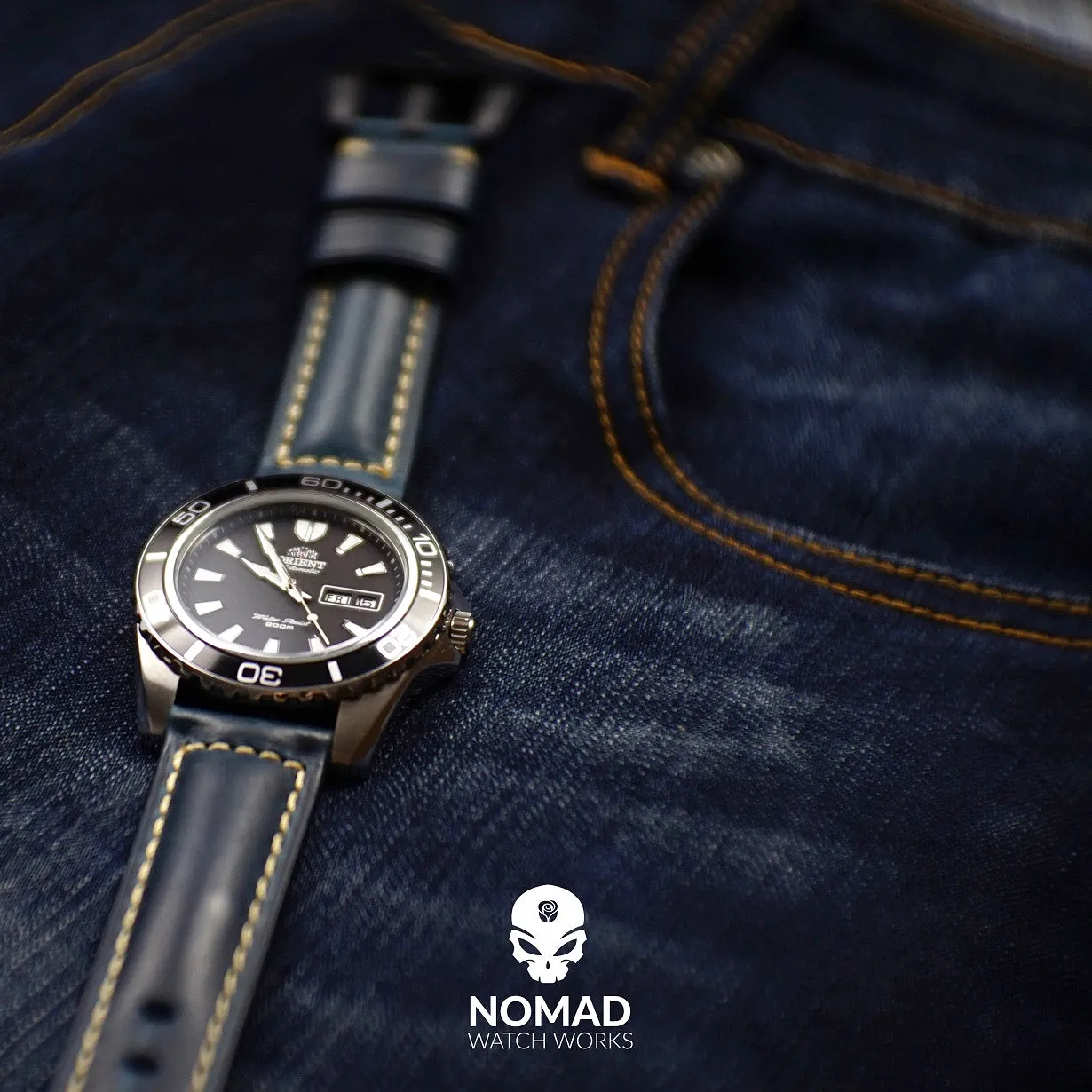 M2 Oil Waxed Leather Watch Strap in Navy